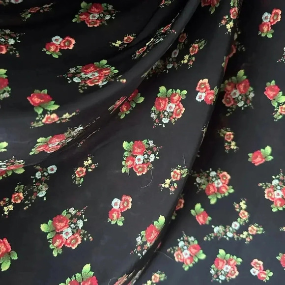 AFRM Emilia Black and Red Floral Side Slit Skirt New with Tags Stretchy 1X - Picture 7 of 7